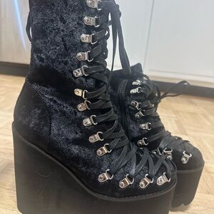 VELVET TRAITOR BOOTS